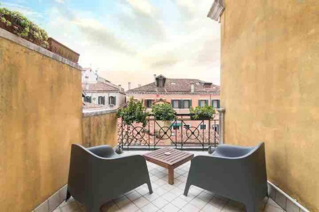 Ca' Pesaro Rooftop Terrace Apartment. Венеция Экстерьер фото