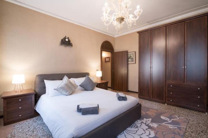 Ca' Pesaro Rooftop Terrace Apartment. Венеция Экстерьер фото